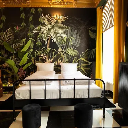 Jungle Apartment